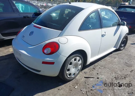 2010 Volkswagen New Beetle 2.5L z USA, uszkodzony, nr VIN 3VWPG3AG4AM007875